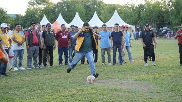 Wali Kota Makassar, Munafri Arifuddin membuka wali kota cup 2026, Minggu (5/7). (Dok. ASW/HMS)