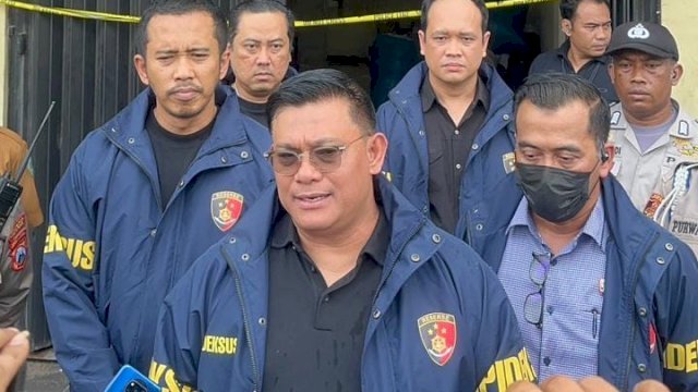 Dirtipideksus Bareskrim Polri Brigjen Pol Ade Safri Simanjuntak menyampaikan perkembangan kasus impor ilegal ponsel bekas dari China di Jakarta. ||(handover) 