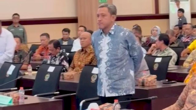 Bupati Jeneponto Paris Yasir hadiri Rakor penetapan finansial lahan pertanian pangan berkelanjutan di ruang rapat pimpinan Gubernur Sulsel ||(Foto_humas) 