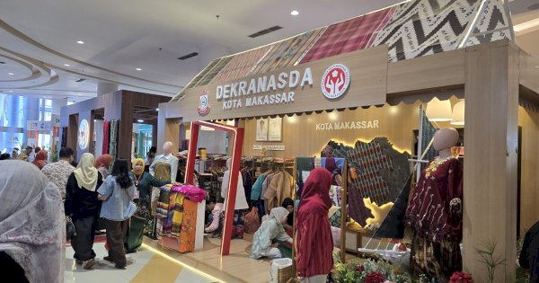 Stand Dekranasda Berbagai Daerah Diserbu Pengunjung pada Hari Terakhir Pameran di TSM Makassar