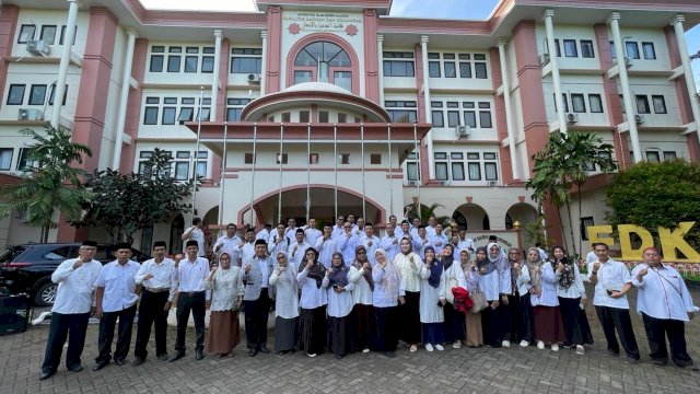 Fakultas Dakwah dan Komunikasi (FDK) UIN Alauddin Makassar menggelar apel pagi rutin akhir bulan di pelataran parkir fakultas. (Dok. UIN)