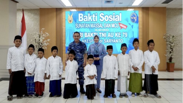 Dalam rangka memperingati Hari Bhakti TNI AU ke-79, Lakespra dr. Saryanto menggelar kegiatan bakti sosial. (Dok. RM)