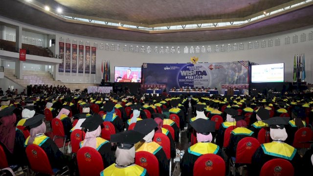 Wisuda ke-122 Program Vokasi, Sarjana, dan Pascasarjana Universitas Muhammadiyah Malang (UMM) di Hall DOME UMM, Kampus III, Jalan Raya Tlogomas No. 246, Malang. (Dok. WM/BPOM)