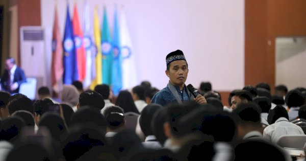 Ustadz Maulana Beri Kuliah Umum di Poltekpar Makassar, Dihadiri 791 Maba