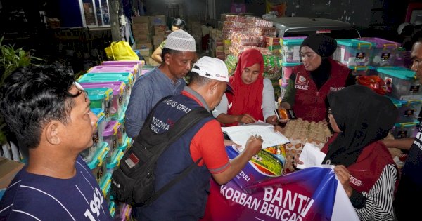 Bosowa Peduli Distribusikan Bantuan untuk Warga Tallo Pasca Kebakaran