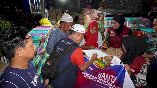 Bantuan yang diberikan Bosowa Peduli untuk korban kebakaran di Tallo. (Dok. Bospel)