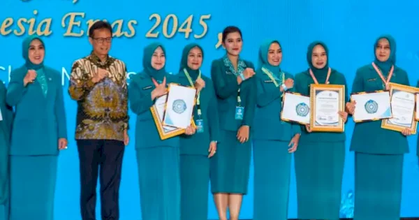 TP PKK Gowa Raih Penghargaan dari Menkes RI dan Ketum TP PKK Pusat