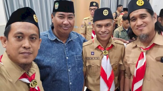 Ketua LSM Jarrako, M.Syahrir Bateng (kemeja biru) ||(doc_syahrirbateng) 