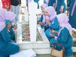 Perempuan Bangsa PKB Sulsel Ziarah ke Makam Pahlawan dan Gelar Lomba Semarak HUT RI ke-81