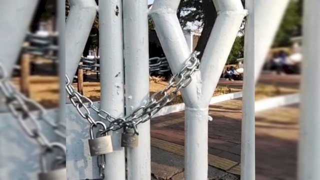 Demonstrasi Berakhir dengan Penyegelan Kantor Bupati Gowa ||(doc_yoz@harian.news)