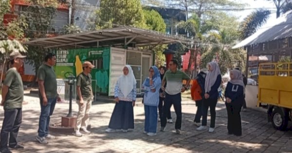 Camat Andi Patiroi Dampingi Melinda Aksa Tinjau Bank Sampah Sentral di Tamalanrea