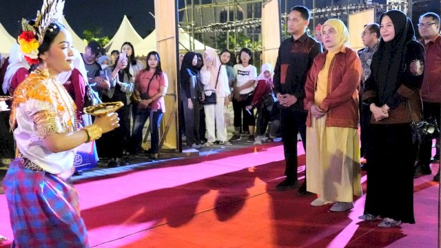 Wakil Wali Kota Makassar Aliyah Mustika Ilham saat menghadiri pembukaan Sao Raja Tana Daeng Festival 2026. (Dok. Pemkot)