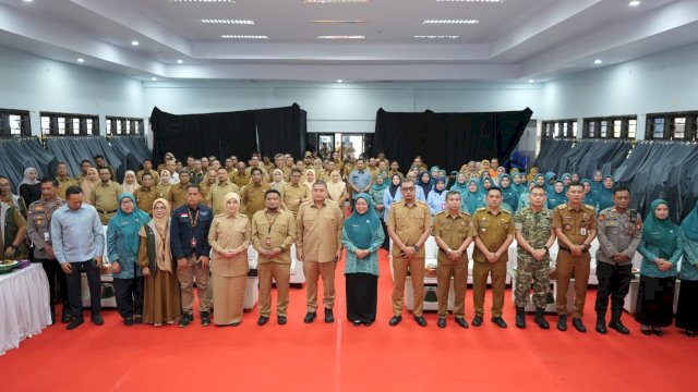 Appi saat menyambut Tim Verifikasi Lapangan Lomba Desa dan Kelurahan Tingkat Provinsi Sulawesi Selatan di Aula Poltekkes Kelurahan Gunung Sari. (Dok. Pemkot)