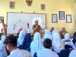 Kominfo Goes to School Sambangi Bonetambo, Anak Pulau Dibekali Kecakapan Digital