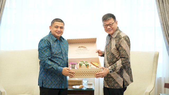 Wali Kota Makassar Munafri Arifuddin menerima kunjungan Duta Besar Singapura. (Dok. Humas Pemkot Makassar)