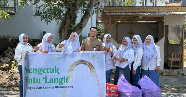 Pegadaian Kanwil VI Sulselbarra Maluku Salurkan Paket Makanan lewat Program Mengetuk Pintu Langit