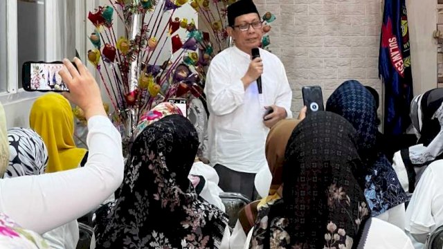 Ketua PWI Sulsel, Suwardi Thahir memberikan sambutan dalam perayaan Maulid Nabi Muhammad ||(doc_pwisulsel) 