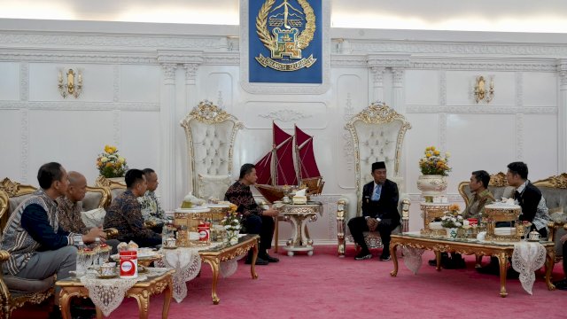 Audiensi PLN bersama Pemprov Sulsel di Rujab Gubernur Sulsel, memperkuat sinergi untuk mempercepat pemulihan sistem kelistrikan Sulbagsel. (Dok. PLN)