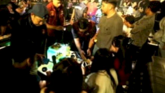 Aparat penegak hukum merazia tiga tempat hiburan malam (THM) di Kota Makassar, Sulawesi Selatan, dalam rangka Operasi Antik 2026. 
