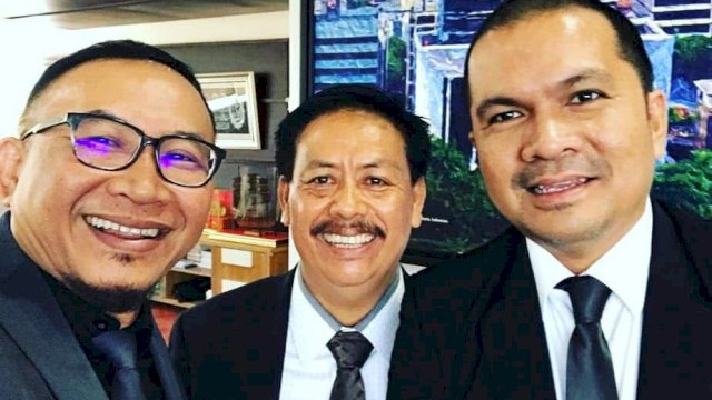 Ferry Curtis (kiri), Syarif Bando (tengah) dan Dr. Wachyudi Muchin. (Dok. HN)