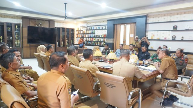 Dalam rapat koordinasi yang dipimpin langsung oleh Bupati Jeneponto, H. Paris Yasir, SE. DOK Humas