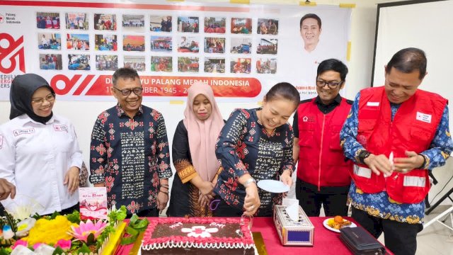PMI Makassar melakukan seremoni HUT 81 PMI Makassar. (Dok. ASW)