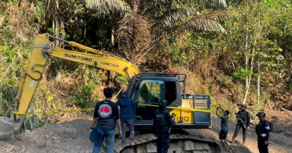 Polres Luwu Amankan 4 Ekskavator dan 2 Operator Terkait Pertambangan Emas Ilegal