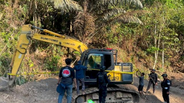 Polres Luwu bersama Ditreskrimsus Polda Sulsel dan Satbrimob Polda Sulsel Kompi III Yon D Pelopor pada Jumat (11/9/2026), mengusut terkait dugaan aktivitas pertambangan tanpa izin di kawasan tersebut.&nbsp;Dok Humas Polres Luwu 