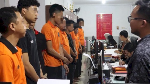 Para napi yang mendapat hak bebas resmi melalui jalur program integrasi Kemenimipas. Dok HN