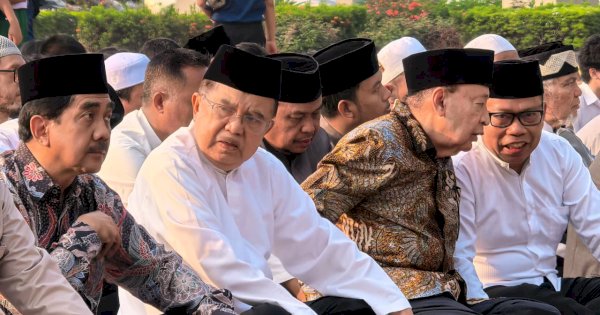 Dari Lapangan Al Azhar, JK Panjatkan Doa agar Hujan Kembali Membasahi Negeri