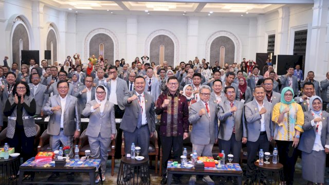 Kepala BPOM RI bersama IAI. (DOK. BPOM)