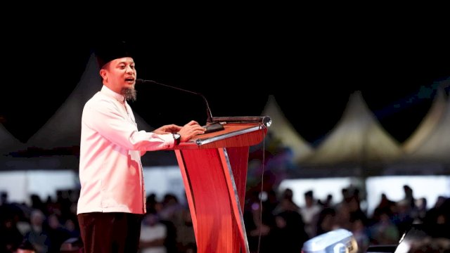 Gubernur Sulawesi Selatan Andi Sudirman Sulaiman menghadiri Sulsel Expo 2026 UMKM dan Ekosistem Haji dan Umrah di Kabupaten Gowa, Sabtu (17/10/2026).||(Kredit foto:handover) 
