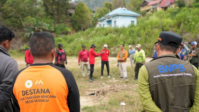 Simulasi Kesiapsiagaan Kekeringan dan Kebakaran Hutan dan Lahan (karhutla) di areal Kantor Kecamatan Latimojong.&nbsp;Humas Pemkab Luwi