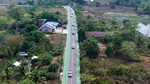 Jalan Enrekang - Pinrang. (Dok. Pemprov)