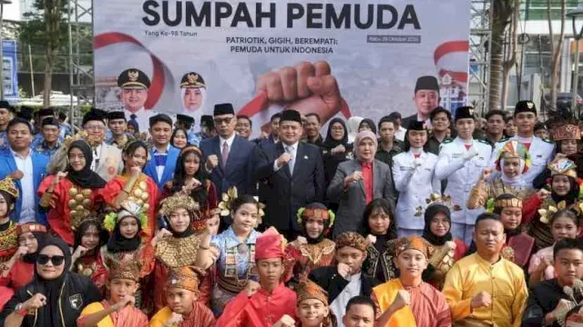 Pemerintah Kota Makassar mengajak generasi muda memperkuat persatuan dan mengambil peran nyata dalam pembangunan saat memperingati Hari Sumpah Pemuda ke-98 di halaman Kantor Wali Kota Makassar, Rabu (28/10/2026). Foto Humas Pemkot Makassar
