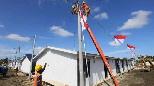 PT PLN (Persero) memperkuat dukungan percepatan pembangunan Rumah Hunian Danantara (Huntara) di Kabupaten Aceh Tamiang/PLN. Foto Humas PLN Sulselrabar&nbsp;