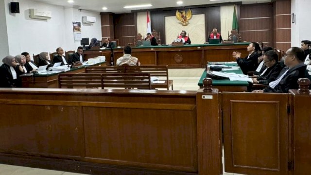 Sidang lanjutan perkara dugaan korupsi pengadaan bibit nanas DTPH-BUN Sulawesi Selatan Tahun Anggaran 2023&ndash;2024 di Pengadilan Tipikor Makassar, Senin (12/10/2026), dimana menghadirkan mantan Pj Gubernur Sulsel dan tiga saksi dari Inspektorat untuk mendalami proses perencanaan serta penganggaran proyek senilai Rp60 miliar. Harian.News/HO-Humas PN Tipikor Makassar&nbsp;