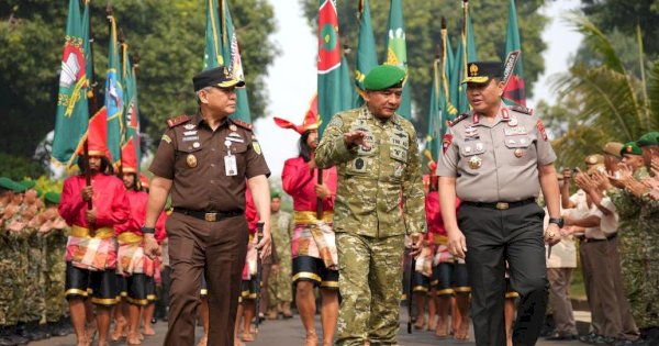 Kapolda Sulsel Dikukuhkan sebagai Warga Kehormatan Kodam Hasanuddin