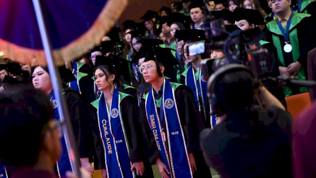 Proses wisuda pertama yang digelar UC Makassar. (Dok. UC Makassar)