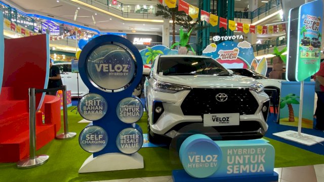 New Veloz Hybrid EV yang dipamerkan digelaran Toyota Auto Show 2026 di Atrium MaRI Makassar. (Dok. Gita/HN)