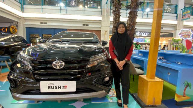 Amalia Putri Maharani, Sales Kalla Toyota Daya. (Dok. Gita/HN)