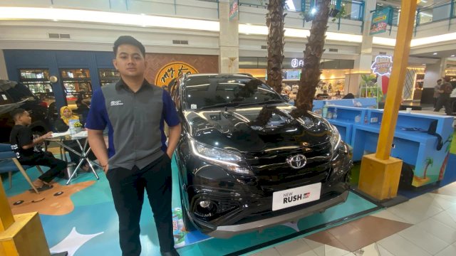 Marketing Kalla Toyota Cokroaminoto, Abid saat ditemui harian.news. (Dok. Gita/HN)