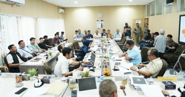 Plh GM PLN Sulselrabar Albert Safaria Pastikan Hak Pelanggan Terpenuhi