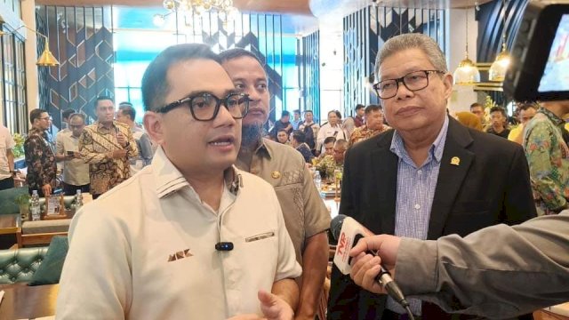 Ketua Komisi II DPR RI, Rifqinizamy Karsayuda, Gubernur Sulsel Andi Sudirman Sulaiman dan Taufan Pawe. Dok IST