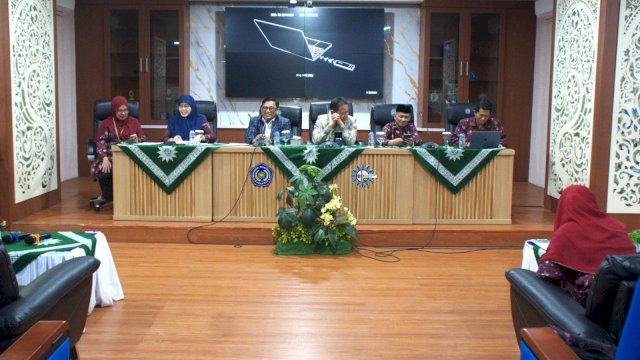 Suasana persiapan wisuda Unismuh Makassar. (Dok. Gita/HN)